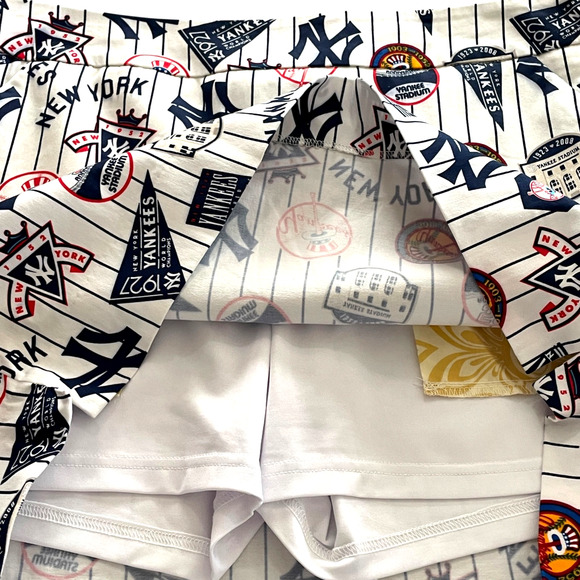 LOUDMOUTH GOLF Ladies Size 12 New York Yankees Cooperstown Activewear Skort - Picture 3 of 7